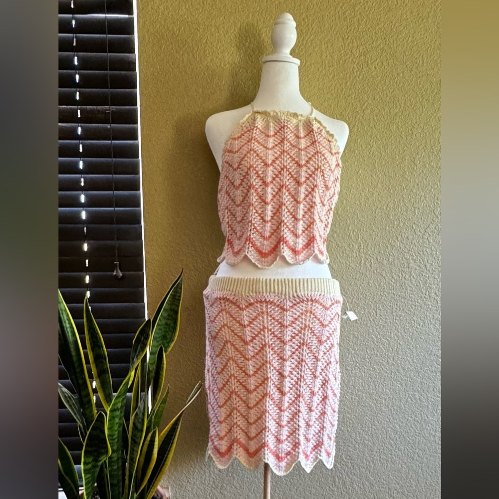 Knitted skirt set in soft pinks & off-white